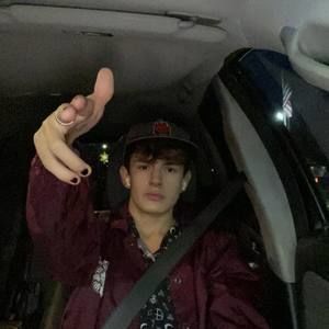 Meet your Posher, Nicholas